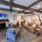 Beautiful tranquil centrally located condo