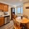 Beautiful tranquil centrally located condo