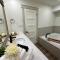 Beautiful tranquil centrally located condo