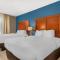 Comfort Inn & Suites Red Oak - Dallas Area