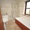 4 Bed in Gower oc-hh151