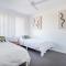 Aquamarine - modern & bright Huskisson townhouse