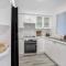 Aquamarine - modern & bright Huskisson townhouse