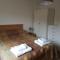 The Lily Pad apartment & Wrens Nest studio - 史云顿