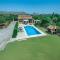 Owl Booking Villa Marvil - Exclusive Holidays