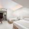 Grand Continental Apartment
