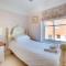 3 Bed in Southwold oc-stan