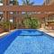 Kaleialoha 401 · KA 401 Spacious Studio w Mountain View Pool AC