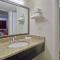Motel 6-Maple Shade Township, NJ - Philadelphia - Mt Laurel - Maple Shade