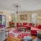 Aunt Beas Bungalow - Pet Friendly - Hot Tub - Screen Porch - Wifi - Fenced Yard - King Bed - Town