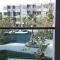 LPN Cha-am Beachfront Wifi 10 meters to beach 1BR ติดทะเล
