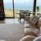 Waterfront - Bluff Beach House, Park Beach