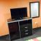 Scottish Inn & Suites Hobby Airport