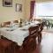 4 Bed in Port Eynon oc-hh9901