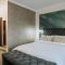 Suru Hotel & Restaurant