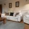 Oak Tree Cottage, Charming, Rural New Forest Home