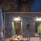 Alkyon SeaSide Studios - Neon Oitilon