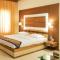 Ponnis Grand Inn