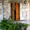 Stephanias Stone House