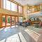 Econo Lodge Inn & Suites