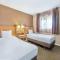 Econo Lodge Inn & Suites