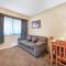 Econo Lodge Inn & Suites