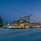Econo Lodge Inn & Suites