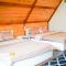 Quenz Cabin By Travelink