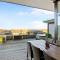 New Modern Holiday Home Near The Beach