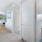 New Modern Holiday Home Near The Beach