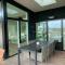 New Modern Holiday Home Near The Beach