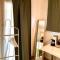 The Green Gate - Airport Guest House