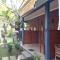 Tunjung guest house lovina beach