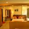 Hi 5 Hotel & Experience
