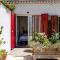 LES VOLETS ROUGES - Hôtel Cassis - Situé dans le Parc National des Calanques - Parking Gratuit