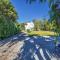 Villa Komorebi, the Private 3BR Grand Estate - 2500m2 Garden - Walk to Beach & Town