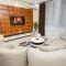 1 Bedroom Lakehouse with AC, Pool, Private Beach and Kids Park