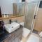 1 Bedroom Lakehouse with AC, Pool, Private Beach and Kids Park