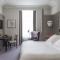 Four Seasons Hotel London at Tower Bridge