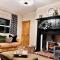 6 Luxury home near family park Pet friendly