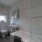 Hastings House - Modern 2 Bedroom House in Central Luton & Near Airport