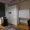 Oakleigh home with Two bedrooms and shared bathroom for guests