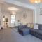 Hastings House - Modern 2 Bedroom House in Central Luton & Near Airport