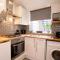 Hastings House - Modern 2 Bedroom House in Central Luton & Near Airport