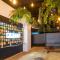 Amity Poshtel