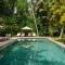 Coconut Grove villa w cook pool