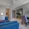 VB851 - Blue Bird - Alice Lodging