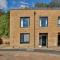 Beautiful City Centre House with Parking! Sleeps 6 Beautiful City Centre House with Parking! Sleeps 6