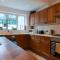 Springfield Place - 3 Bed Cent Reading - Long term savings - Free Parking