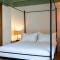 Rooms by JovA